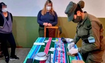 Chepes: Una mujer fue detenida por llevar más de 2 kilos de cocaína en su mochila