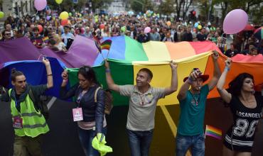 Serbia: La comunidad LGBTIQ+ marchó pese a la prohibición del gobierno