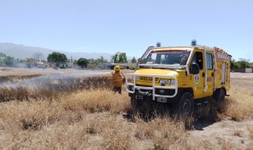 La Rioja: Incendio en sitio baldío de la zona sur generó preocupación