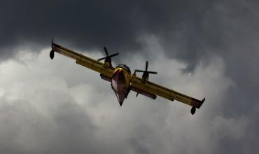 Le dispararon a un avión rompetormentas en Chepes: “Nadie puede explicar que hace un avión en el momento de tormenta”