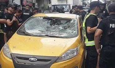 Rosario: Atropelló a manifestantes de un piquete y le destrozaron el auto