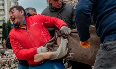 Terremotos en Siria y Turquía: la cantidad de muertos asciende a  9.600 personas y de heridos a 45.000 