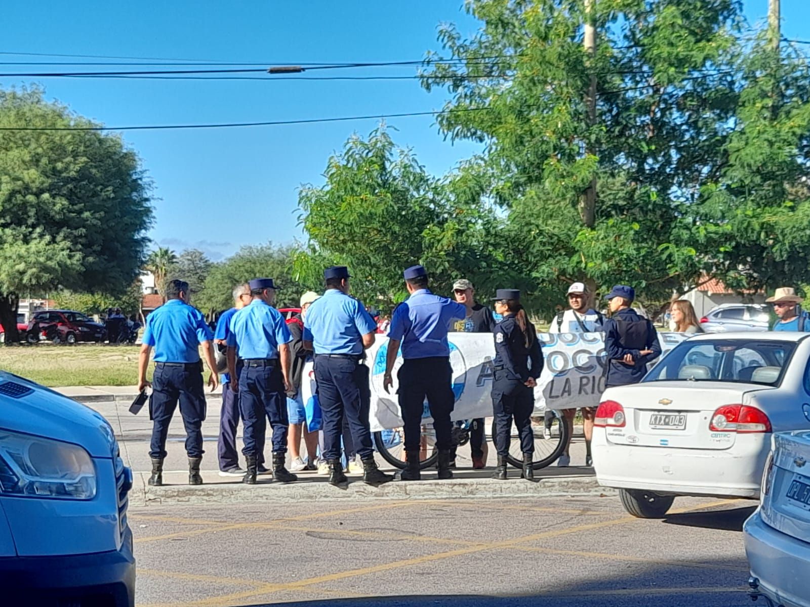 Los Docentes Reaccionaron A Las Amenazas Del Gobierno Con Más Protestas