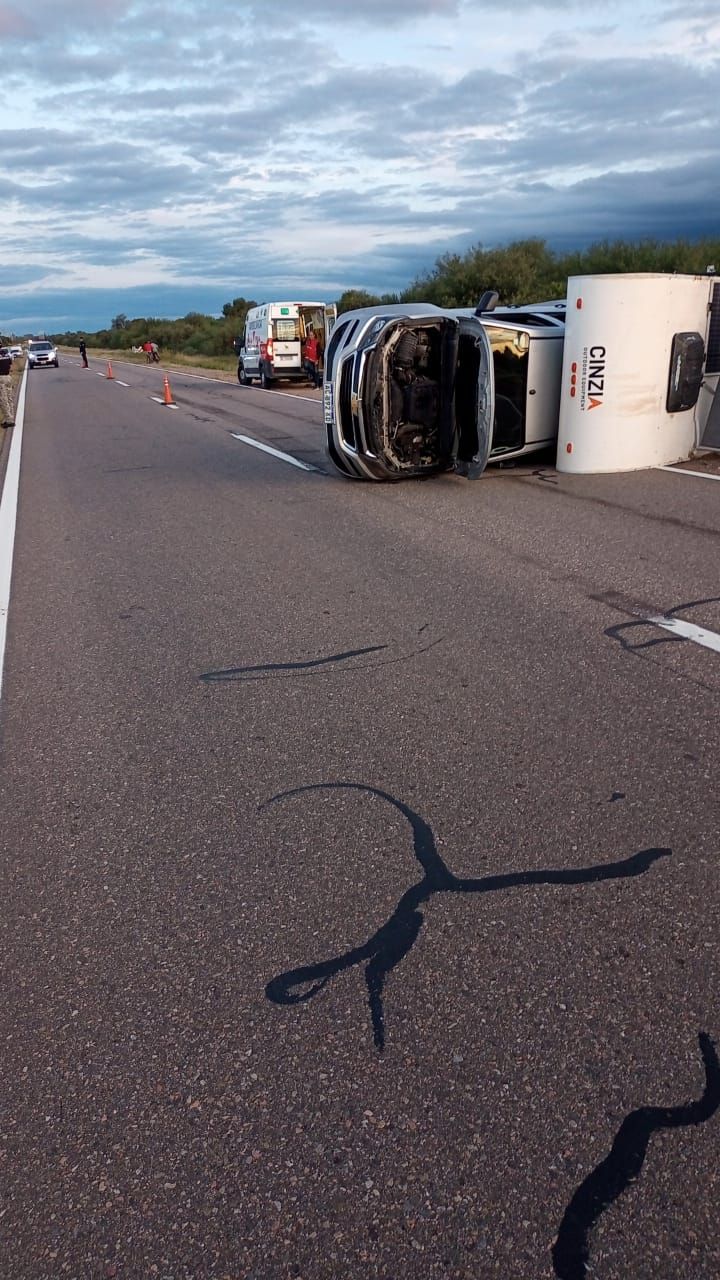 Impresionante Vuelco De Una Camioneta Sobre Ruta 38