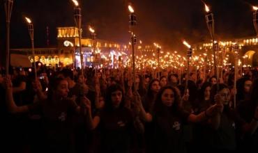 Miles de personas marcharon en conmemoración del genocidio armenio