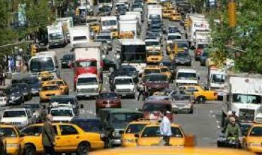 Nueva York aprobó plan de cobro para autos que circulen por Manhattan