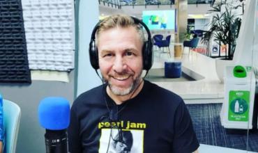 La emotiva despedida de Emiliano Pinsón de la radio para dedicarse al tratamiento del Parkinson