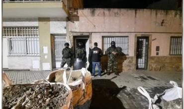Más de 40 allanamientos en Rosario y Córdoba contra la banda de Esteban Alvarado