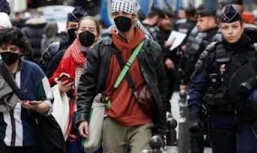 Francia: la policía de París desalojó a los estudiantes pro palestinos que ocupaban la Universidad Sciences Po