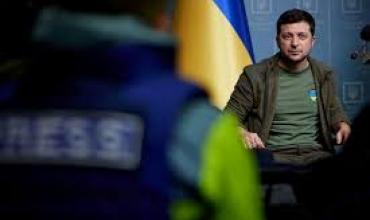 Alarma en Ucrania: el presidente Zelenski canceló sus viajes al exterior por el avance ruso sobre Kharkiv