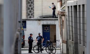 La policía francesa mata a un hombre que prendió fuego a la sinagoga de Ruán