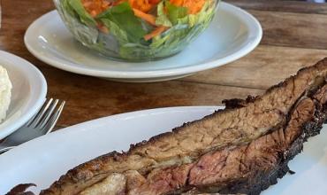 Asado o ensalada: verduras aumentan y el kilo de morrón ya superó al de carne