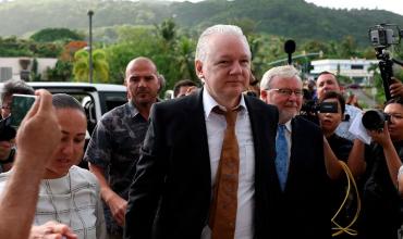 Apasionante recibimiento a Julian Assange en Australia