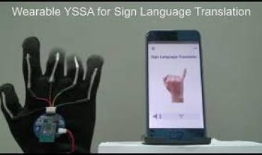 Crean unos guantes mágicos que traducen el lenguaje de señas a texto en tiempo real
