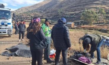 Se desbarrancó un micro que llevaba una orquesta folklórica en Perú: murieron nueve personas