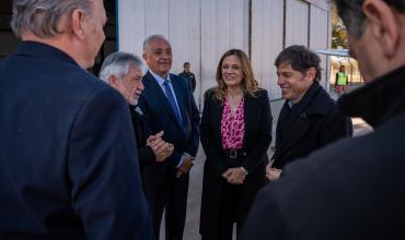 Axel Kicillof fue recibido en La Rioja por Teresita Madera en nombre de Ricardo Quintela