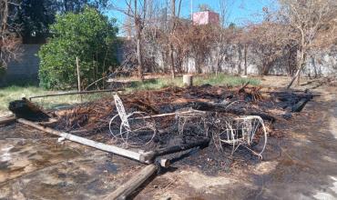 Se incendió el Quincho de una vivienda en calle El Peregrino Malligasta