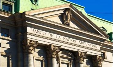 El sindicato bancario acordó un aumento igual a la inflación de agosto: el salario mínimo supera los $1,4 millones