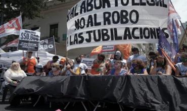 Presentaron la primera acción judicial contra el veto de Javier Milei por la reforma jubilatoria