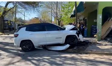 El jugador de Estudiantes de La Plata Javier Altamirano chocó con su auto y sufrió una lesión