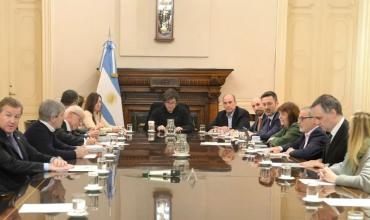 Reunión de Gabinete y fotos en una pizzería de Congreso: el jueves de Javier Milei