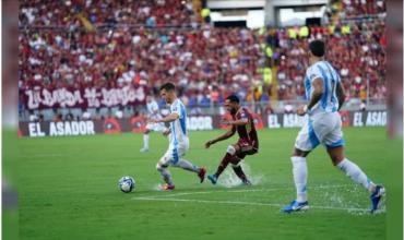 La Selección argentina empató con Venezuela por las Eliminatorias pero sigue como único líder