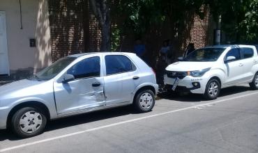 Capital: un auto colisionó con otro en calle Corrientes y  9 De Julio.