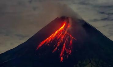 La erupción de volcán Lewotobi deja nueve muertos en Indonesia