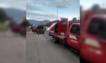 Chocaron dos autos por Av. Félix de la Colina: Una de las conductoras, debió ser trastada al hospital