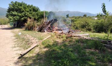 Se incendió un rancho en el Barrio Loma del Gitano