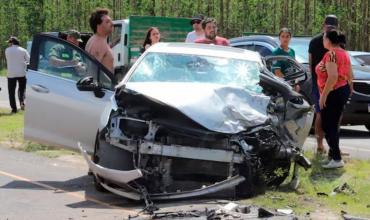 Un auto chocó a otro en el que viajaban hinchas de Racing a Asunción: hay un muerto