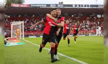 Con polémica, Independiente perdió en su visita a Newell's por la Liga Profesional y se aleja de la Copa Libertadores