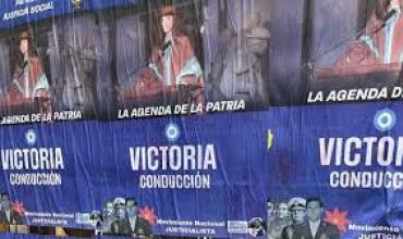 El Congreso amaneció empapelado con afiches de Villarruel: "Victoria conducción"