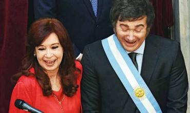 Milei se diferenció de Kueider y lo vinculó a Cristina Kirchner: "Todo tuyo"