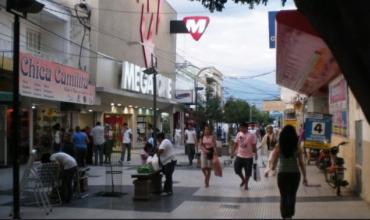 Pinky González confirmó la apertura de comercios para este domingo