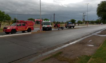 Una motociclista resultó herida tras chocar con otra moto