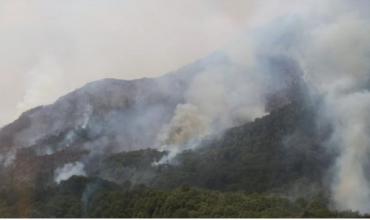 Sigue activo el incendio en el Parque Nacional Nahuel Huapi y ya arrasó con más de 1.800 hectáreas