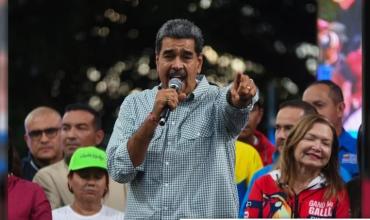 Maduro llama a venezolanos a acompañarlo en su juramento el 10 de enero