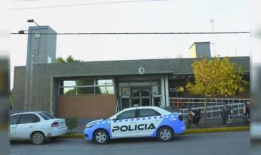 Una mujer llevó a su hijo con un cuchillo clavado en la cabeza a la guardia de un sanatorio y quedó detenida