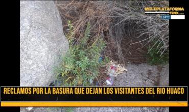 Reclaman por la basura que “turistas” dejan en el Río Huaco