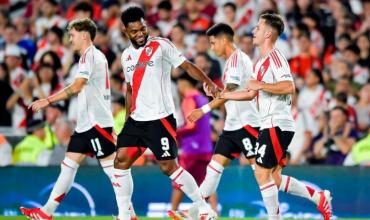 River superó a México con dos golazos y cerró su preparación en un Monumental repleto