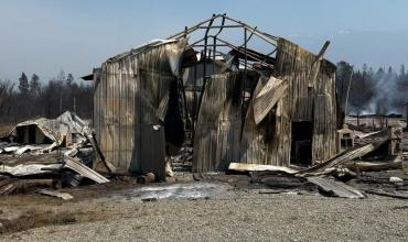 El Bolsón: evacuaron a 800 turistas y el fuego ya arrasó más de 2.000 hectáreas