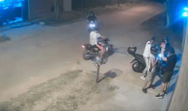 Violento asalto de motochorros a jóvenes a los que amenazaron con armas de fuego