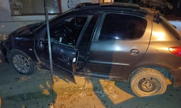 Fuerte choque entre un auto y una motocicleta en Chamical: una adolescente fue derivada a La Rioja 