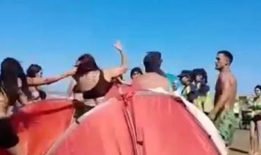 Batalla campal de dos familias en la playa de Santa Teresita por el volumen de la música