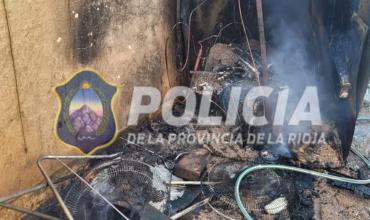 Incendio en una casa en el barrio Mis Montañas 