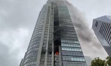 Incendio en un edificio de Puerto Madero: cerca de 100 evacuados