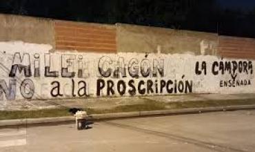 Operativo de pintadas de La Cámpora: "Milei cagón, no a la proscripción"