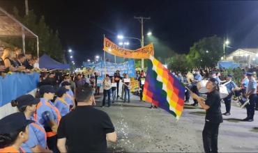 Chilecito: asambleístas anti mineros se manifestaron en el desfile por el 308° aniversario