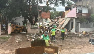 Una fuerte explosión seguida de incendio en San Isidro tuvo saldo fatal para un jubilado y afectó varias casas